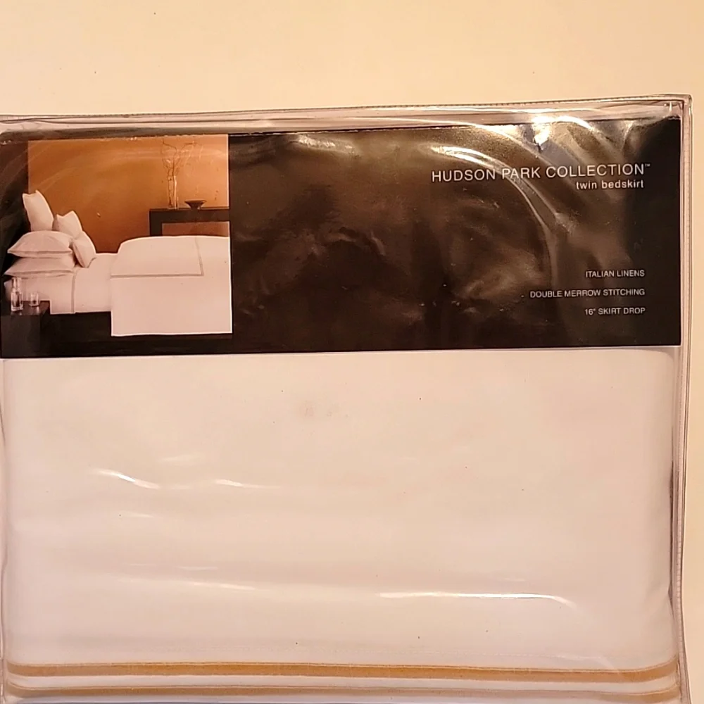 HUDSON PARK COLLECTION... (Twin bedskirt)